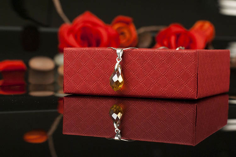 Сребърно колие с жълт капковиден кристал Swarovski – снимка 1