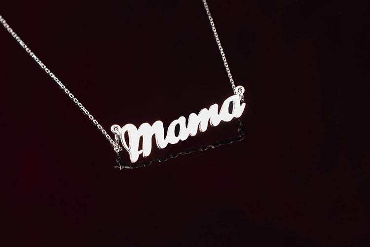Сребърно колие с надпис "Мама" - Image 2